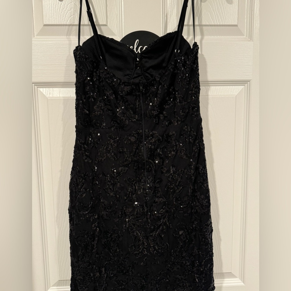 Dress - Picture 3 of 4